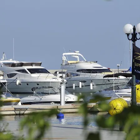 Captain's At Marina Dinevi, Arena 1, Parking Daire
